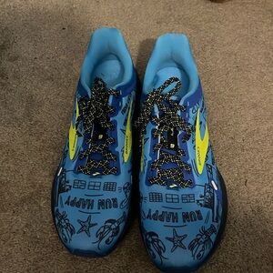 Brooks size 10 Boston Sneaker